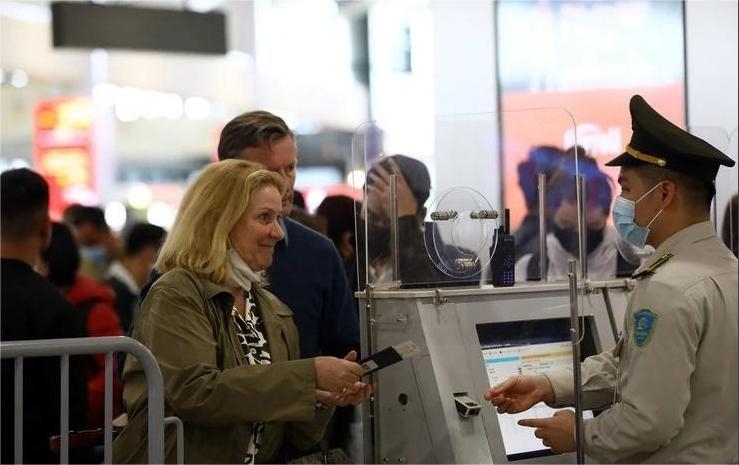 Vietnam to waive visas for tourists from Poland, Czech Republic and Switzerland from March