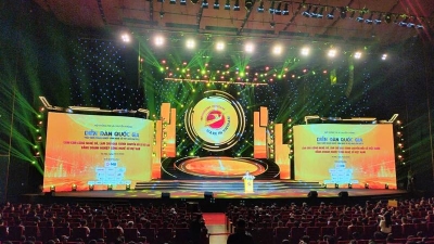 National forum on development of digital technology enterprises opens in Hanoi