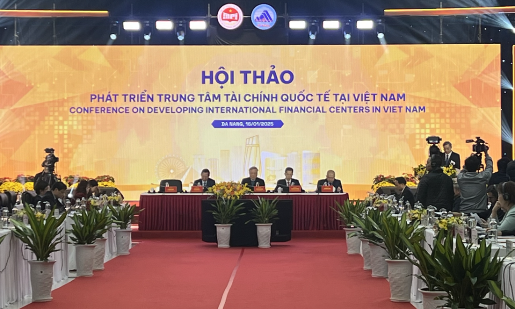 Hội thảo Phát triển Trung tâm tài chính quốc tế tại Việt Nam diễn ra chiều 16/1 tại Đà Nẵng.