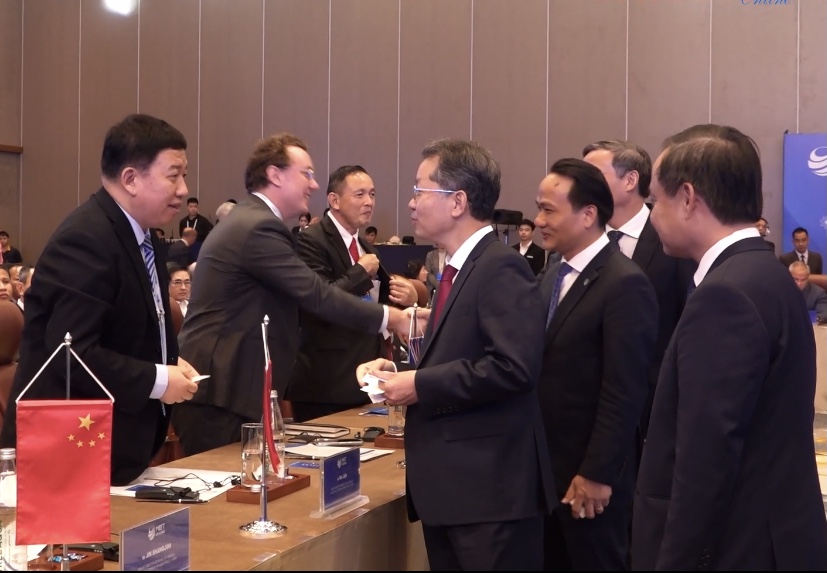 Lãnh đạo thành phố Đà Nẵng gặp gỡ các đại biểu quốc tế tại Diễn đàn
