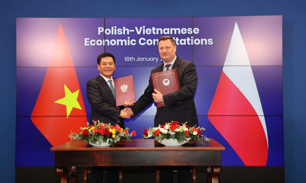 Ký kết biên bản cuộc họp, thống nhất nhiều nội dung quan trọng để thúc đẩy hợp tác kinh tế, thương mại giữa hai nước.