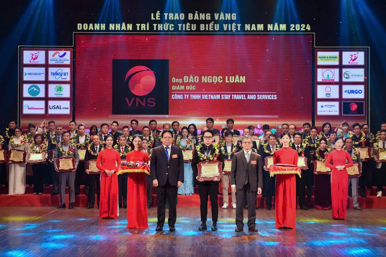 Ông Đào Ngọc Luân, giám đốc công ty nhận danh hiệu Doanh nhân tri thức tiêu biểu Việt Nam năm 2024.