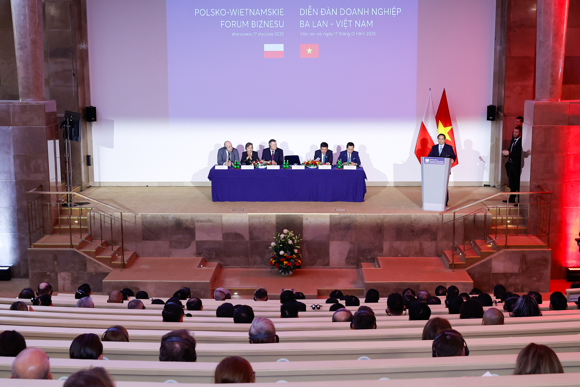 Quang cảnh diễn đàn - Ảnh: VGP