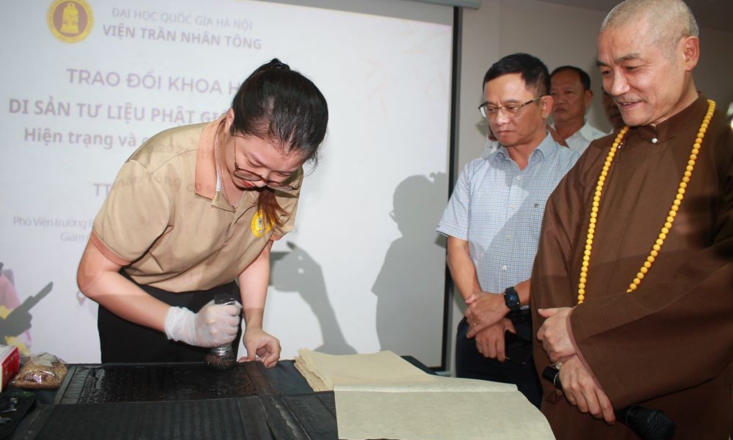 Tái hiện lại kỹ thuật in thời xưa.