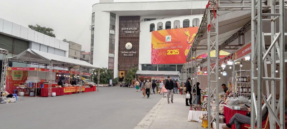 Quang cảnh hội chợ Xuân năm 2025: “Xuân Ất Tỵ -  Vị Tết xưa”.