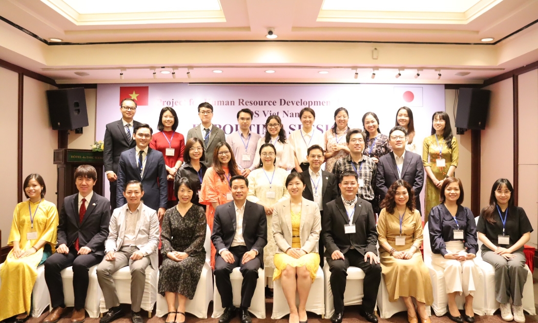Học viên Tiến sĩ khóa 4 (JDS 2020) và Thạc sĩ khóa 22 (JDS 2021) tại phiên báo cáo tốt nghiệp tháng 11/2024. Ảnh: JDS. 
