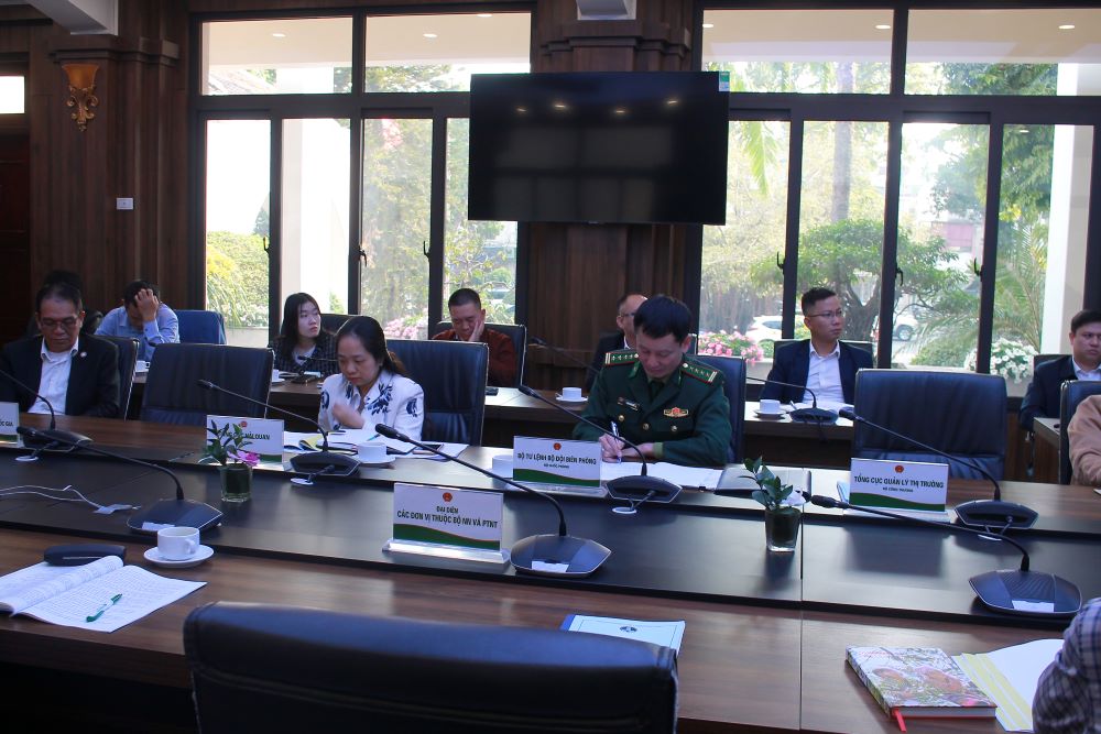 Đại diện Hải quan, Biên phòng, Công an... tham dự tại hội nghị. Ảnh: Chu Khôi.