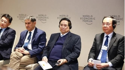 PM attended seminar on global trade, development in smart era in Davos