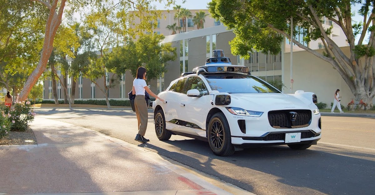 Google Maps được ứng dụng trong nhiều lĩnh vực như gọi xe, giao đồ ăn và gần nhất là robotaxi.