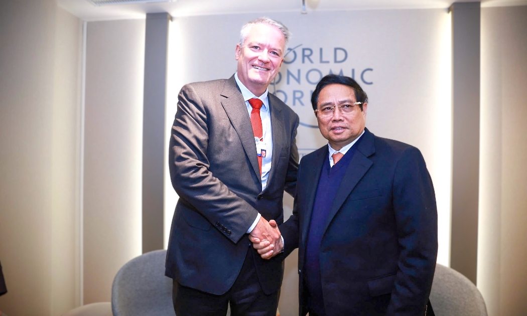 Thủ tướng Phạm Minh Chính và Tổng Thư ký OECD Mathias Cormann - Ảnh: TTXVN
