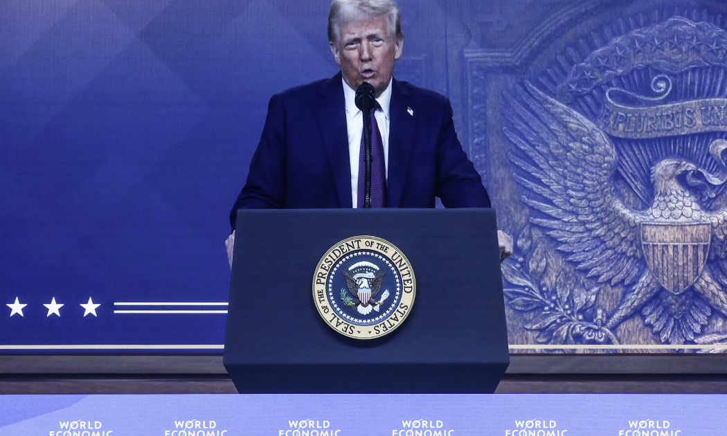 Ông Trump trong bài phát biểu trực tuyến tại WEF ngày 23/1 - Ảnh: Reuters.