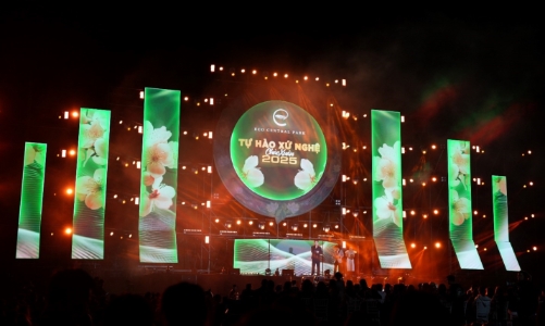 “Tự hào xứ Nghệ - chào Xuân 2025” thu hút hơn 5 nghìn khán giả Nghệ Tĩnh 