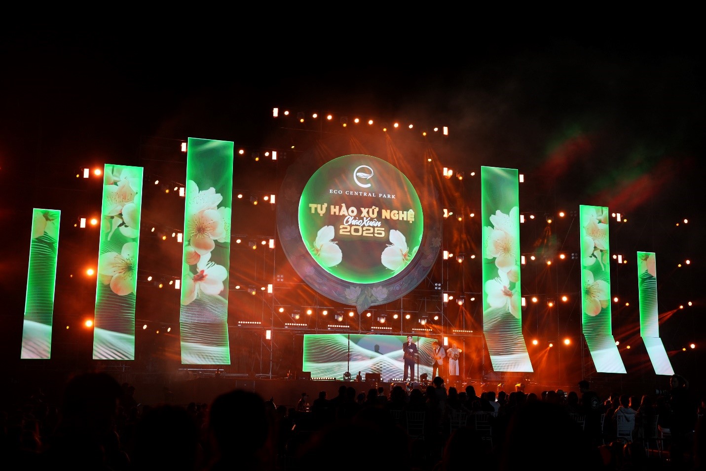 “Tự hào xứ Nghệ” với những ca khúc, ca sĩ gắn liền với mảnh đất Nghệ Tĩnh.