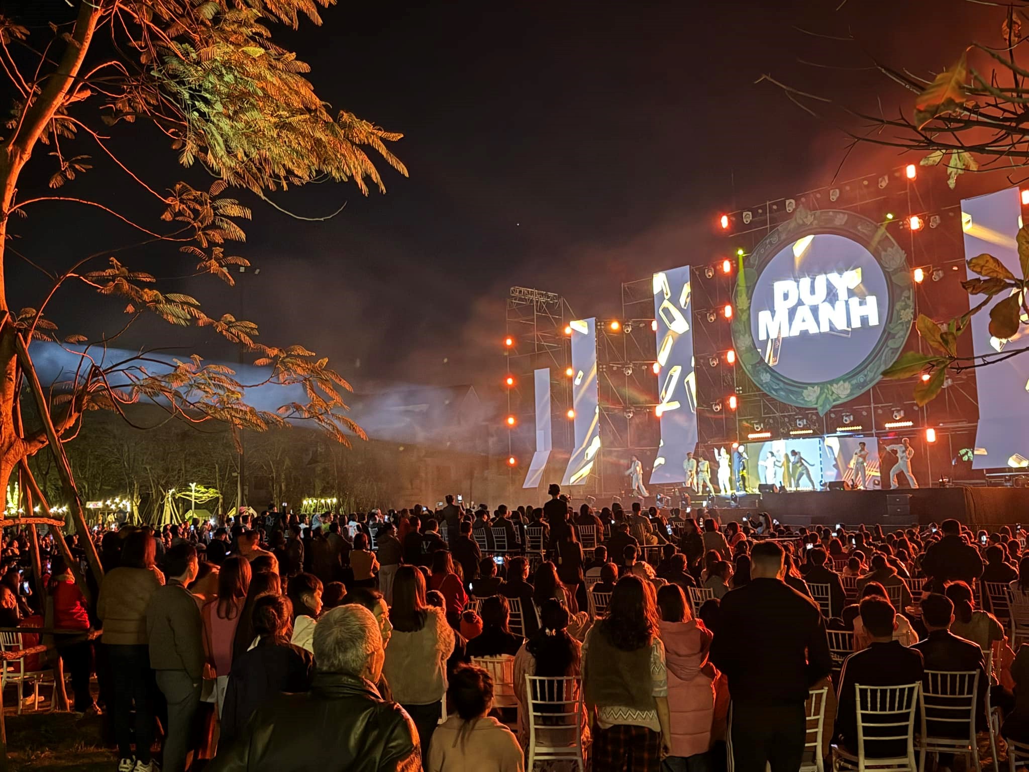 Mỗi sự kiện của nhà sáng lập Ecopark thu hút hàng chục nghìn người tham gia.