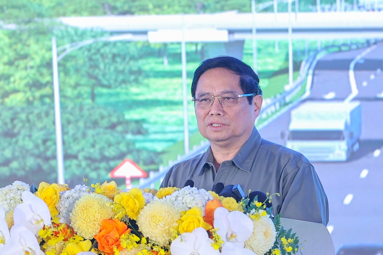 Thủ tướng Phạm Minh Chính nêu rõ ý nghĩa quan trọng của dự án với hai tỉnh Bình Dương và Tây Nguyên. Ảnh: VGP