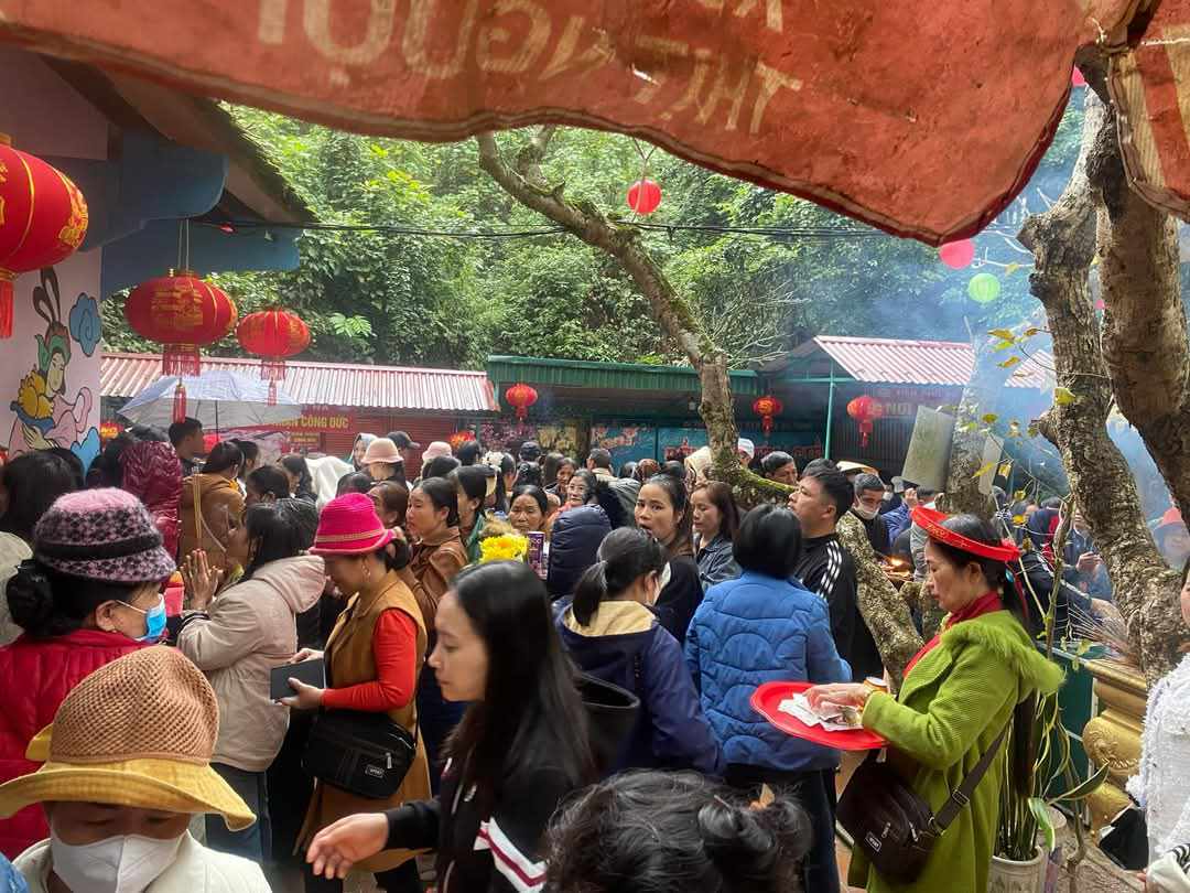 Khu di tích lịch sử văn hoá thắng cảnh Phủ Na, xã Xuân Du, huyện Như Thanh, tỉnh Thanh Hoá trong những ngày đầu năm