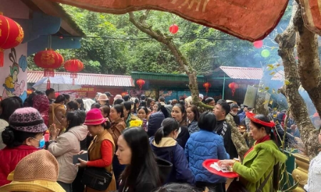 Khu di tích lịch sử văn hoá thắng cảnh Phủ Na, xã Xuân Du, huyện Như Thanh, tỉnh Thanh Hoá trong những ngày đầu năm