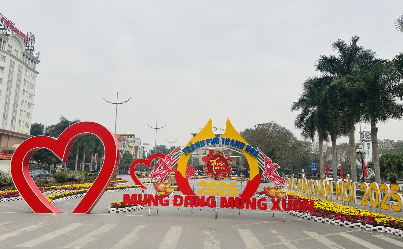 Quảng trường Lam Sơn,  thành phố Thanh Hoá