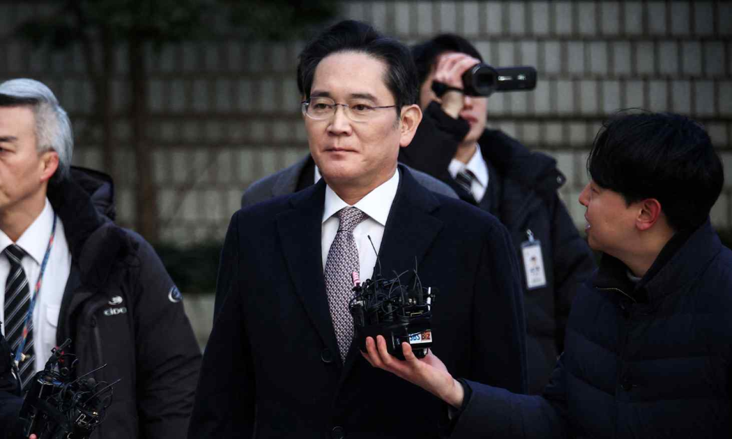 Ông Lee Jae-yong, Chủ tịch Samsung Electronics, đến tòa án ở Seoul vào ngày 3/2/2025 - Ảnh: Reuters