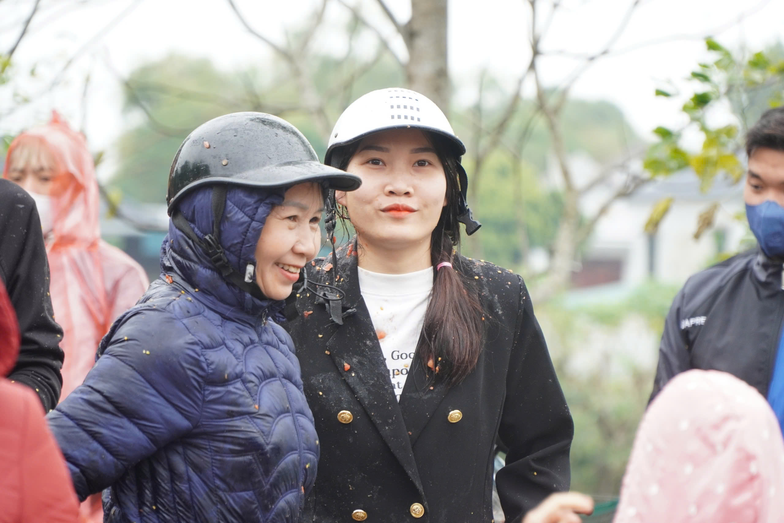 Với người dân nơi đây, đến tham gia phiên chợ Chuộng đầu năm, họ sẽ trút bỏ những xui xẻo và gặp được nhiều may mắn trong năm mới
