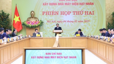 PM asks to complete nuclear power plant by December 2030