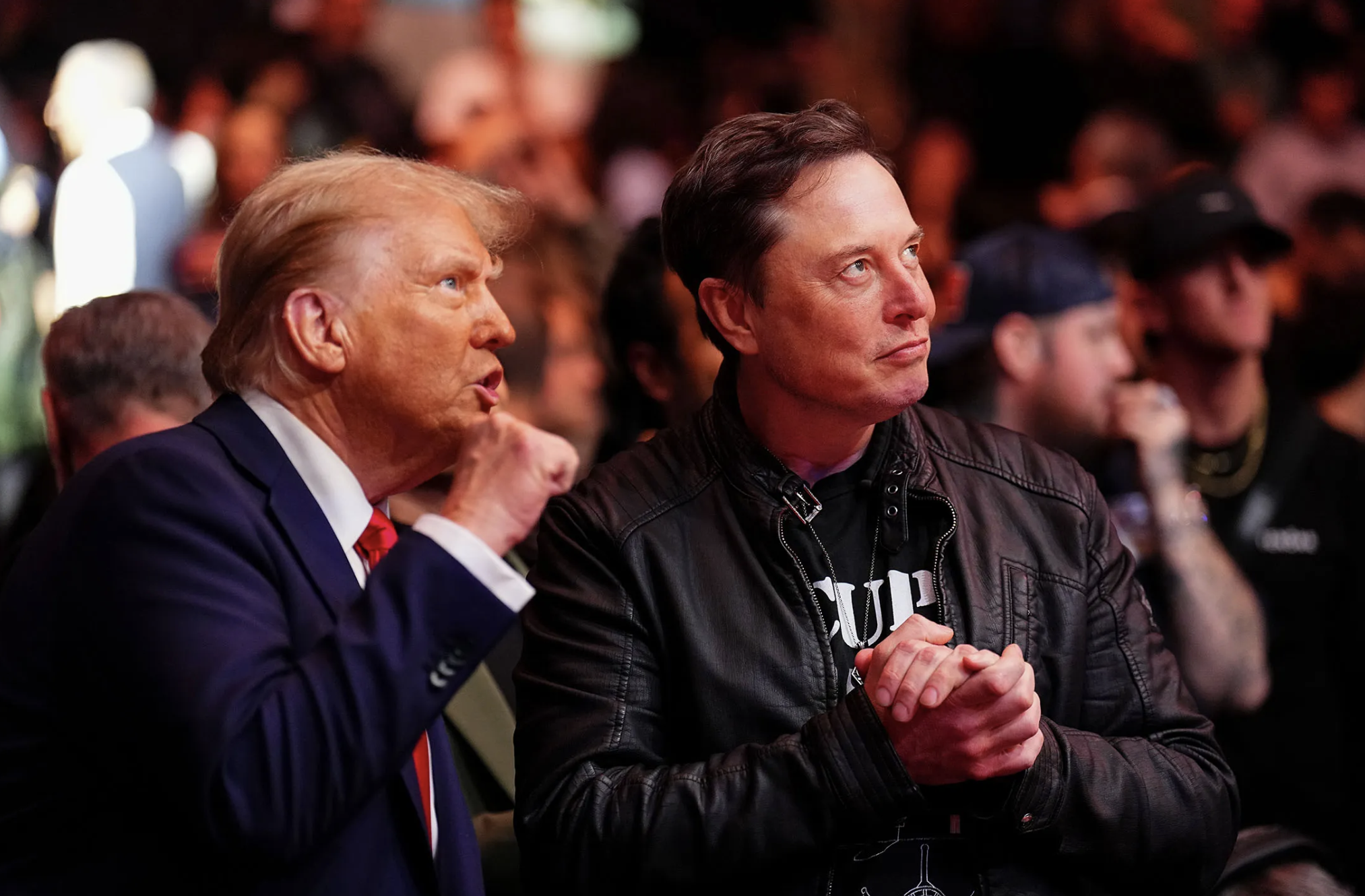 Tỷ phú Elon Musk thân thiết với Tổng thống Donald Trump - Ảnh: Bloomberg.