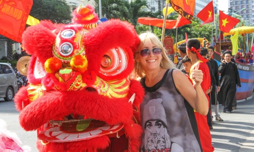 Đầu xuân, ngành du lịch “bội thu” trên cả nước