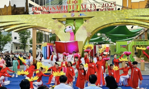 Lễ hội Đường sách Tết nhận doanh thu kỷ lục