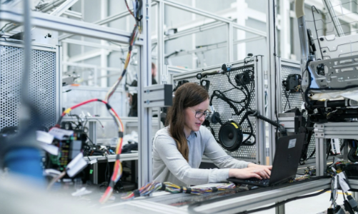 Mục tiêu có 50.000 kỹ sư bán dẫn và 1 nhà máy sản xuất chip vẫn là thách thức với Việt Nam? 