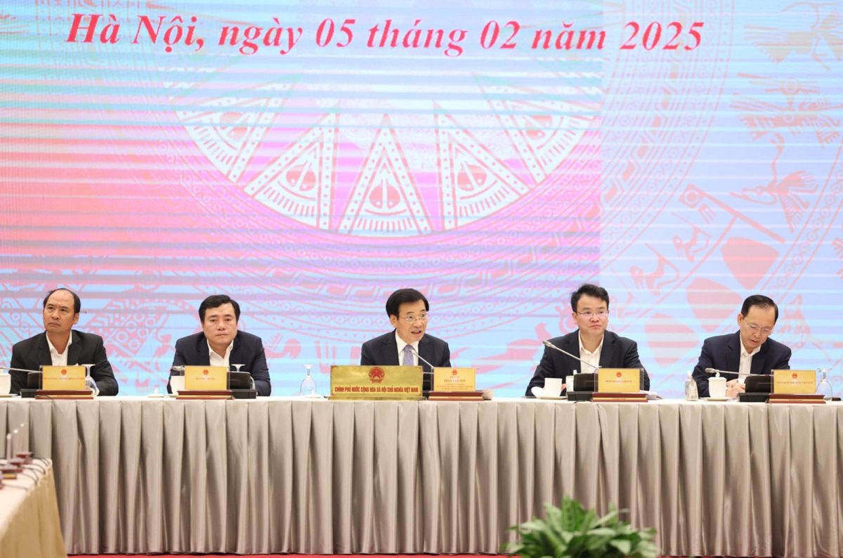 Đại diện các bộ, ngành tham gia buổi họp báo Chính phủ thường kỳ tháng 1/2025.