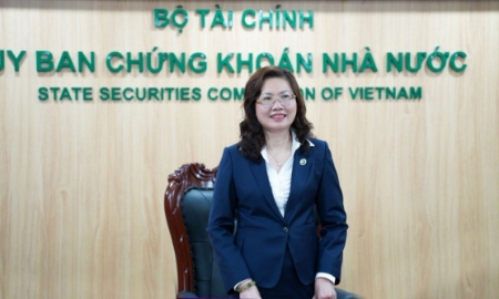 Bà Vũ Thị Chân Phương, Chủ tịch Ủy ban Chứng khoán Nhà nước.