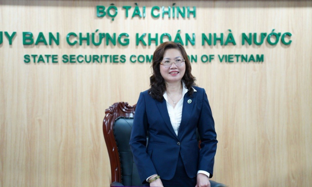Bà Vũ Thị Chân Phương, Chủ tịch Ủy ban Chứng khoán Nhà nước.