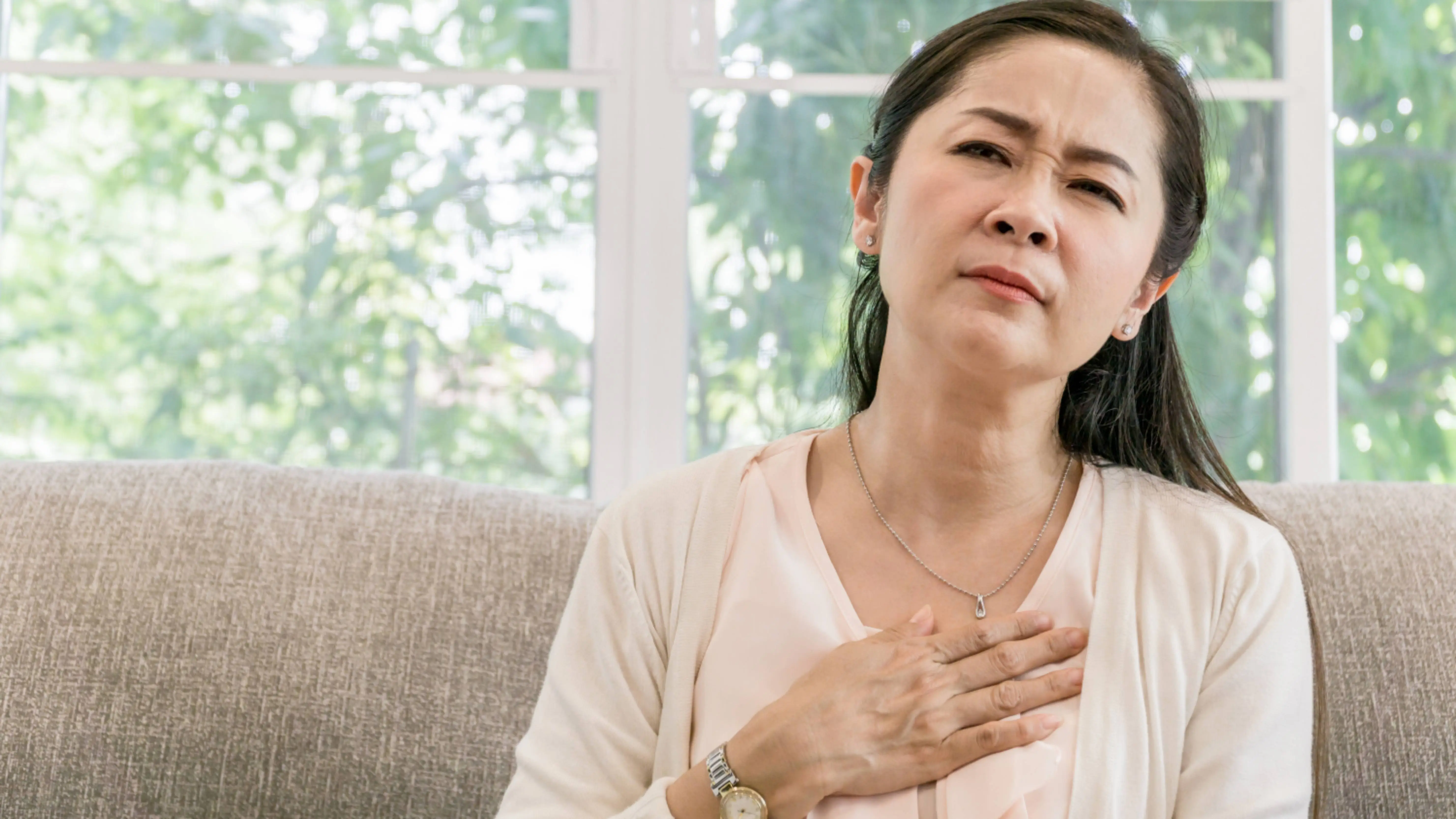 Ăn uống sinh hoạt thiếu điều độ, thức khuya, ăn đồ chiên rán và rượu bia là những nguyên nhân dẫn đến tăng tỷ lệ đột quỵ.
