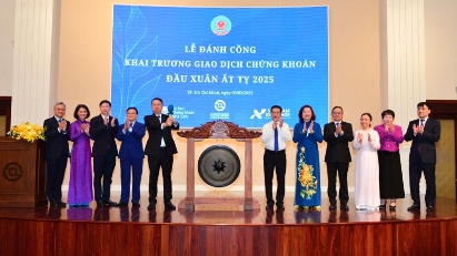 New Year opening ceremony for stock market held in HCM City