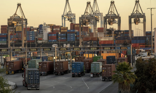 Thâm hụt thương mại của Mỹ tăng chóng mặt