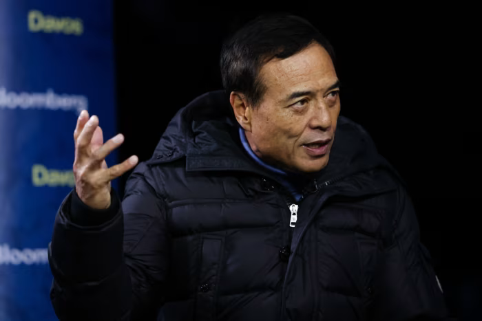 Ông Takeshi Niinami, CEO của Suntory Holdings - Ảnh: Bloomberg