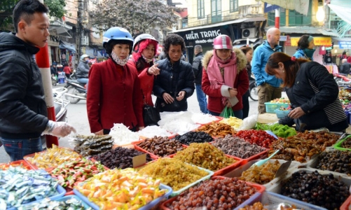 Kiểm tra đột xuất các cơ sở sản xuất, kinh doanh thực phẩm phục vụ lễ hội xuân 2025 