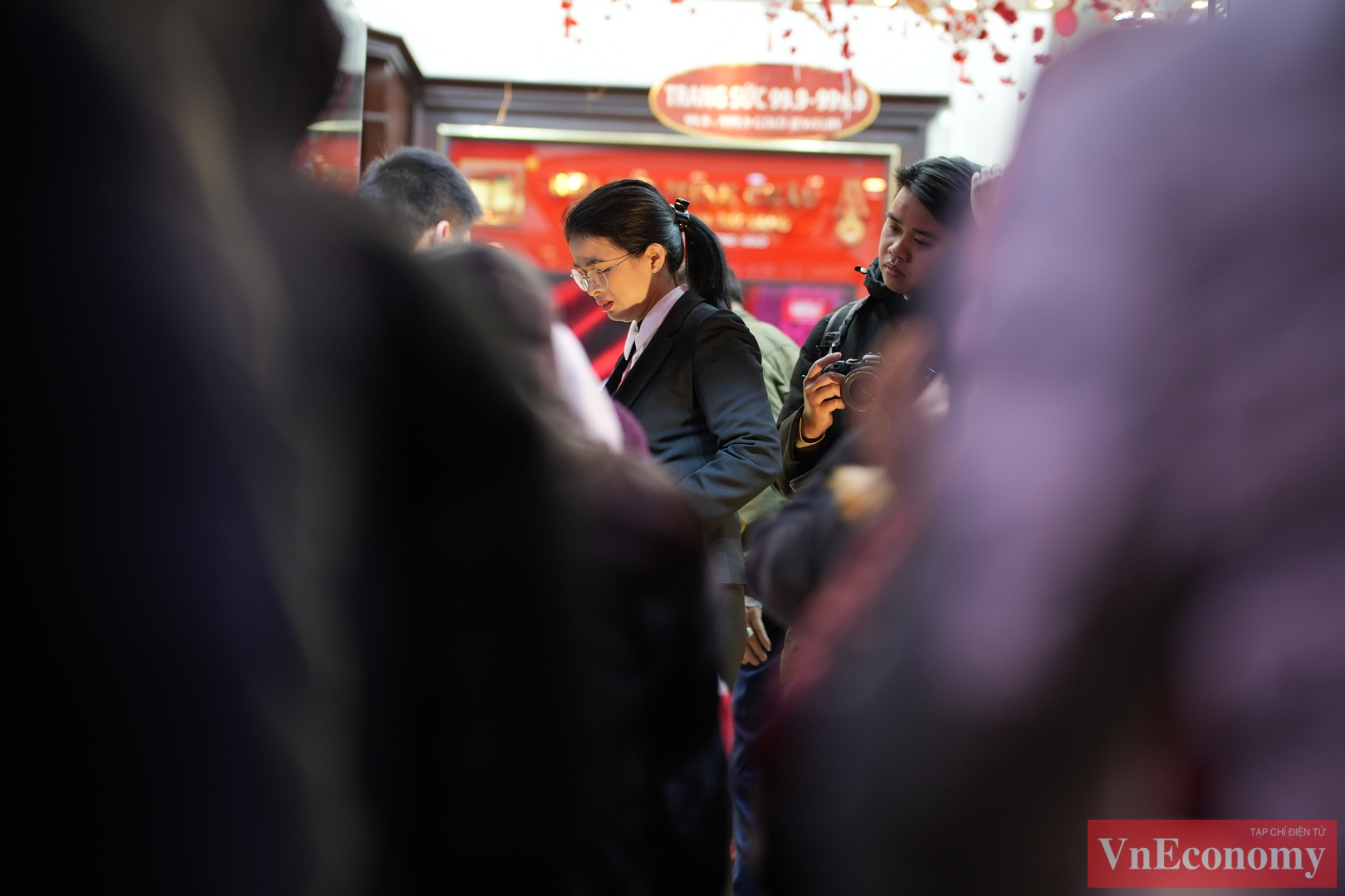 C&aacute;c cửa h&agrave;ng lớn tr&ecirc;n phố Trần Nh&acirc;n T&ocirc;ng bố tr&iacute; c&aacute;c 