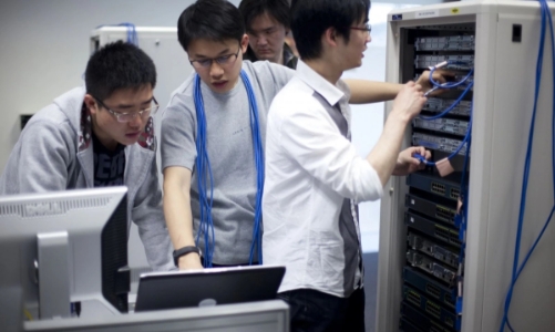 Đề xuất hỗ trợ 5 triệu đồng/tháng cho người làm chuyển đổi số, an ninh mạng