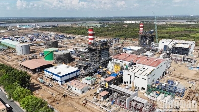 First LNG power plant connected to the national power grid