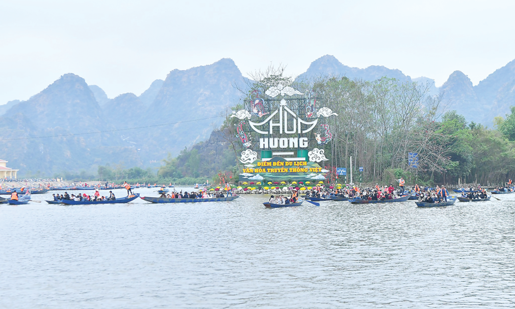 Suối Yến chùa Hương xuân Ất Tỵ. Ảnh: Chu Khôi.