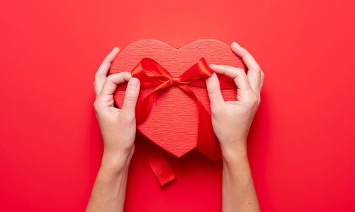 Valentines này nên mua gì tặng gì cho người thương?