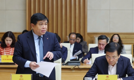 Bộ trưởng Bộ Kế hoạch và Đầu tư phát biểu đề dẫn tại Hội nghị. Ảnh: MPI.