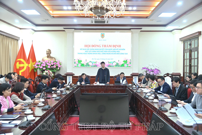 Quang cảnh phiên họp. Ảnh: MOJ.