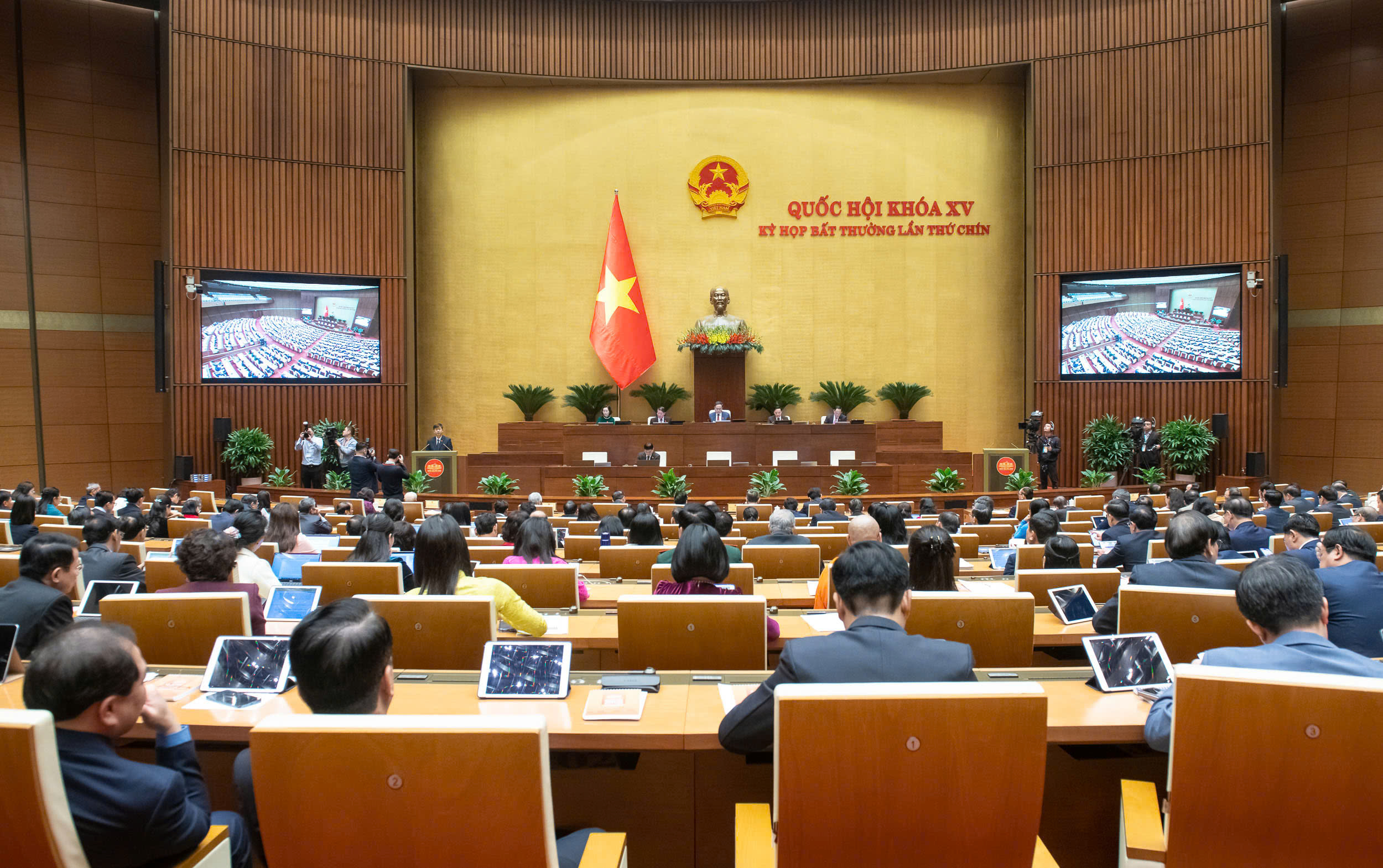 Quốc hội nghe Tờ trình của Ủy ban Thường vụ Quốc hội về dự án Luật sửa đổi, bổ sung một số điều của Luật Tổ chức Quốc hội - Ảnh: Quochoi.vn