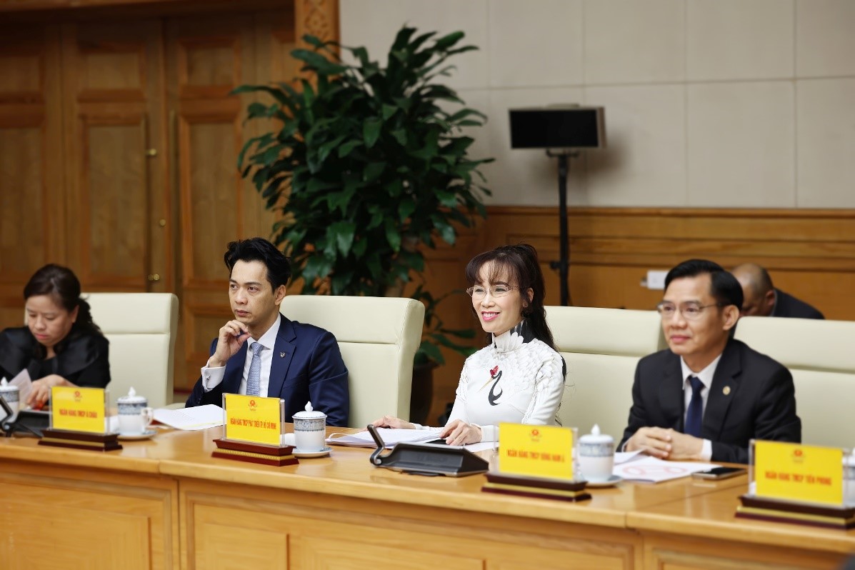 Bà Nguyễn Thị Phương Thảo - Nhà sáng lập, Phó Chủ tịch Thường trực HDBank phát biểu tại Hội nghị sáng 11/2.