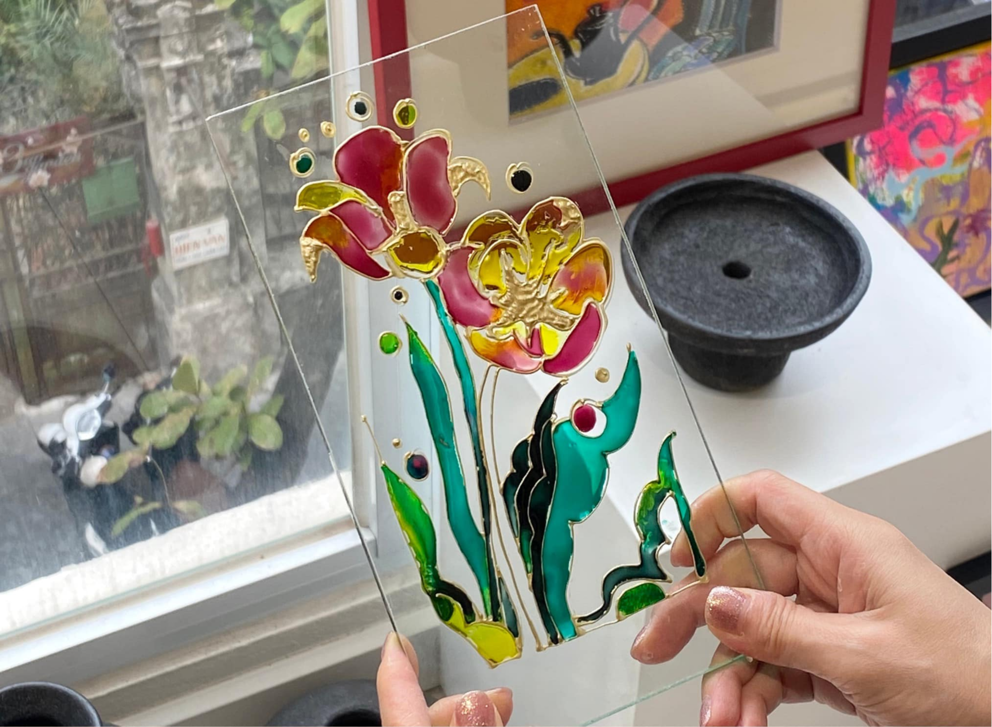 Thành phẩm tại workshop vẽ kính của JW Art Gallery .