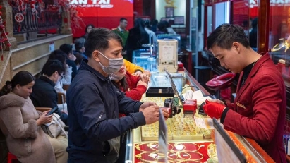 Domestic gold prices drop for two consecutive days