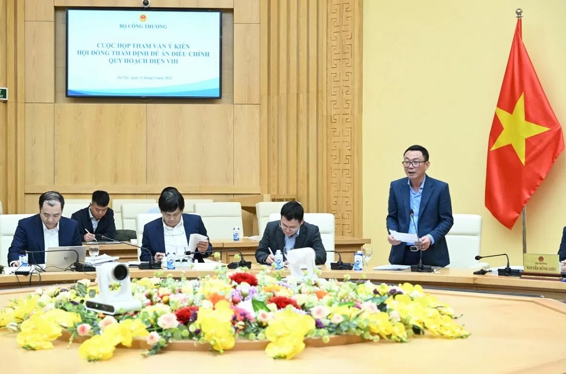Các đại biểu đóng góp ý kiến cho Quy hoạch điện VIII điều chỉnh.