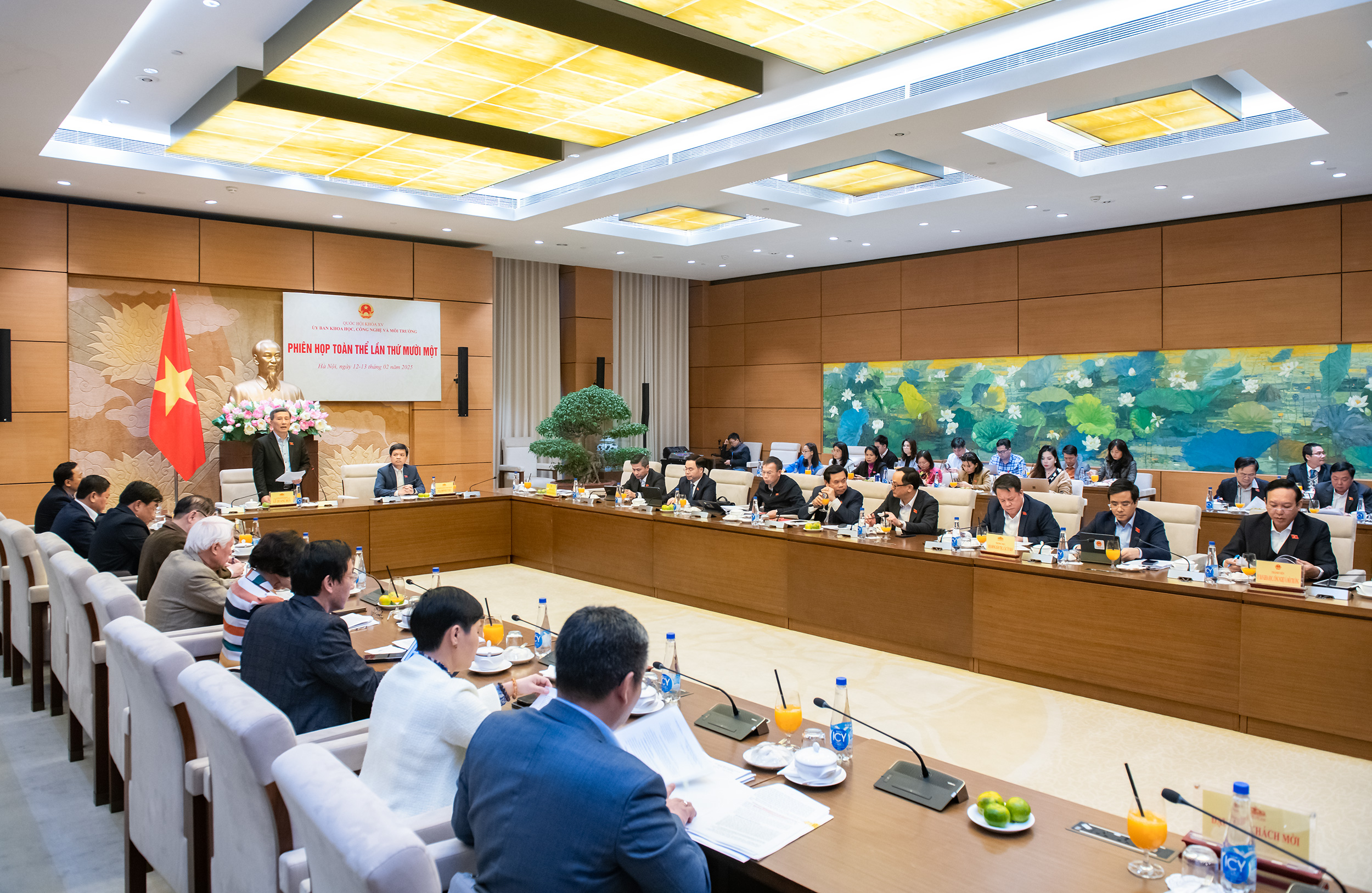 Phi&ecirc;n họp to&agrave;n thể lần thứ 11 của Ủy ban Khoa học, C&ocirc;ng nghệ v&agrave; M&ocirc;i trường thẩm tra Tờ tr&igrave;nh của Ch&iacute;nh phủ về c&aacute;c cơ chế, ch&iacute;nh s&aacute;ch đặc th&ugrave; x&acirc;y dựng nh&agrave; m&aacute;y điện hạt nh&acirc;n Ninh Thuận.